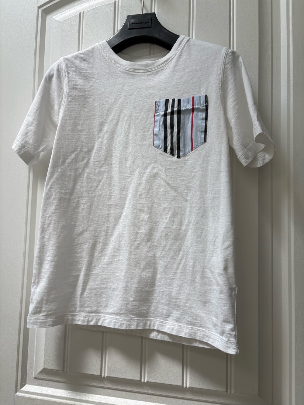Authentic Burberry White Pocket T-Shirt - size 14Y or XS